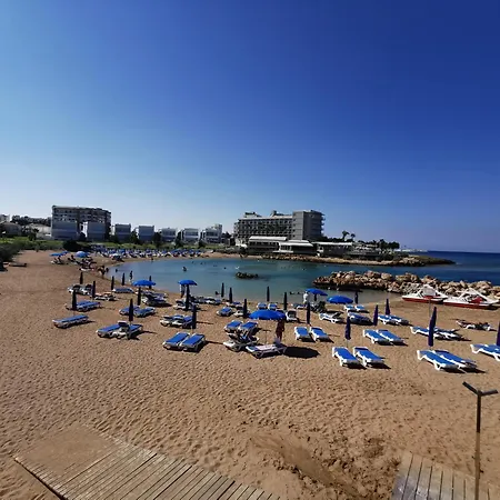 Relax By The Sea * プロタラス