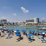 Relax By The Sea Διαμέρισμα *