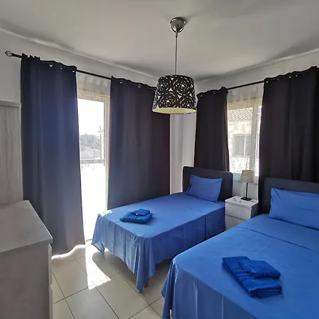 Relax By The Sea Апартаменты *